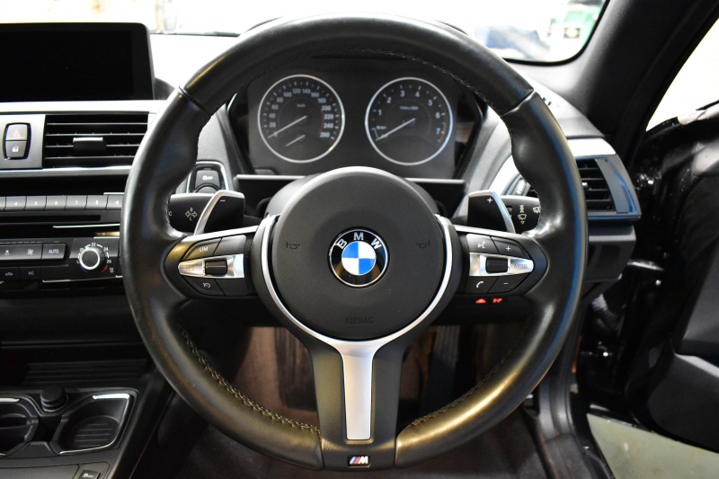 BMW 2シリーズ M235iｸｰﾍﾟ 直6ﾀｰﾎﾞ 326馬力 ﾚｻﾞｰ＆ﾊﾟｰｷﾝｸﾞｻﾎﾟｰﾄP ﾋｰﾀｰ付黒革 ｱﾀﾞﾌﾟﾃｨﾌﾞMｻｽﾍﾟﾝｼｮﾝ 大型ﾌﾞﾚｰｷｼｽﾃﾑ 車線逸脱&歩行者警告 衝突軽減ﾌﾞﾚｰｷ  18AW ﾀｯﾁﾊﾟｯﾄﾞ式iﾄﾞﾗｲﾌﾞHDDﾅﾋﾞ  Bｶﾒﾗ ﾘｱPDC  ﾄﾞﾗﾊﾟﾌｫ ｽﾏｰﾄｷｰ 2年保証