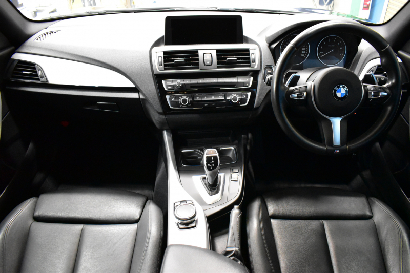 BMW 2シリーズ M235iｸｰﾍﾟ 直6ﾀｰﾎﾞ 326馬力 ﾚｻﾞｰ＆ﾊﾟｰｷﾝｸﾞｻﾎﾟｰﾄP ﾋｰﾀｰ付黒革 ｱﾀﾞﾌﾟﾃｨﾌﾞMｻｽﾍﾟﾝｼｮﾝ 大型ﾌﾞﾚｰｷｼｽﾃﾑ 車線逸脱&歩行者警告 衝突軽減ﾌﾞﾚｰｷ  18AW ﾀｯﾁﾊﾟｯﾄﾞ式iﾄﾞﾗｲﾌﾞHDDﾅﾋﾞ  Bｶﾒﾗ ﾘｱPDC  ﾄﾞﾗﾊﾟﾌｫ ｽﾏｰﾄｷｰ 2年保証