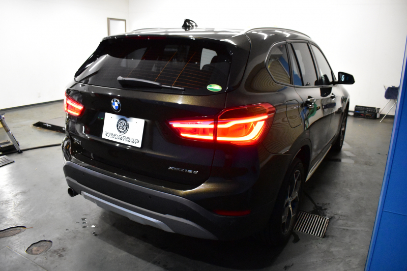BMW X1 Xﾄﾞﾗｲﾌﾞ18d xﾗｲﾝ 中期ﾓﾃﾞﾙ 4WD ﾋｰﾀｰ付黒革 ｱﾄﾞﾊﾞﾝｽﾄﾞｱｸﾃｨﾌﾞｾｰﾌﾃｨ&ｺﾝﾌｫｰﾄ&ﾊｲﾗｲﾝP 追従ACC HUD 18AW NEWﾃﾞｻﾞｲﾝﾒｰﾀｰ LEDﾍｯﾄﾞﾗｲﾄ ﾀｯﾁﾊﾟﾈﾙHDDﾅﾋﾞBｶﾒﾗ 前後PDC  衝突軽減B 車線逸脱&歩行者警告 電動Rｹﾞｰﾄ ｽﾏｰﾄｷｰ 2年保証