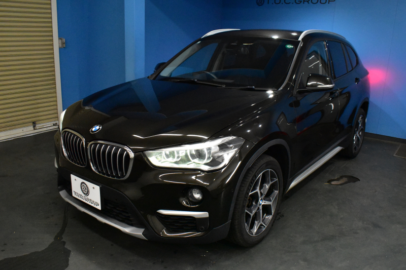 BMW X1 Xﾄﾞﾗｲﾌﾞ18d xﾗｲﾝ 中期ﾓﾃﾞﾙ 4WD ﾋｰﾀｰ付黒革 ｱﾄﾞﾊﾞﾝｽﾄﾞｱｸﾃｨﾌﾞｾｰﾌﾃｨ&ｺﾝﾌｫｰﾄ&ﾊｲﾗｲﾝP 追従ACC HUD 18AW NEWﾃﾞｻﾞｲﾝﾒｰﾀｰ LEDﾍｯﾄﾞﾗｲﾄ ﾀｯﾁﾊﾟﾈﾙHDDﾅﾋﾞBｶﾒﾗ 前後PDC  衝突軽減B 車線逸脱&歩行者警告 電動Rｹﾞｰﾄ ｽﾏｰﾄｷｰ 2年保証