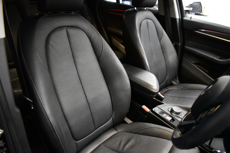BMW X1 Xﾄﾞﾗｲﾌﾞ18d xﾗｲﾝ 中期ﾓﾃﾞﾙ 4WD ﾋｰﾀｰ付黒革 ｱﾄﾞﾊﾞﾝｽﾄﾞｱｸﾃｨﾌﾞｾｰﾌﾃｨ&ｺﾝﾌｫｰﾄ&ﾊｲﾗｲﾝP 追従ACC HUD 18AW NEWﾃﾞｻﾞｲﾝﾒｰﾀｰ LEDﾍｯﾄﾞﾗｲﾄ ﾀｯﾁﾊﾟﾈﾙHDDﾅﾋﾞBｶﾒﾗ 前後PDC  衝突軽減B 車線逸脱&歩行者警告 電動Rｹﾞｰﾄ ｽﾏｰﾄｷｰ 2年保証