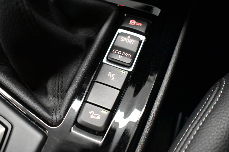 BMW X1 Xﾄﾞﾗｲﾌﾞ18d xﾗｲﾝ 中期ﾓﾃﾞﾙ 4WD ﾋｰﾀｰ付黒革 ｱﾄﾞﾊﾞﾝｽﾄﾞｱｸﾃｨﾌﾞｾｰﾌﾃｨ&ｺﾝﾌｫｰﾄ&ﾊｲﾗｲﾝP 追従ACC HUD 18AW NEWﾃﾞｻﾞｲﾝﾒｰﾀｰ LEDﾍｯﾄﾞﾗｲﾄ ﾀｯﾁﾊﾟﾈﾙHDDﾅﾋﾞBｶﾒﾗ 前後PDC  衝突軽減B 車線逸脱&歩行者警告 電動Rｹﾞｰﾄ ｽﾏｰﾄｷｰ 2年保証