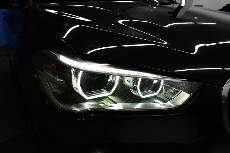 BMW X1 Xﾄﾞﾗｲﾌﾞ18d xﾗｲﾝ 中期ﾓﾃﾞﾙ 4WD ﾋｰﾀｰ付黒革 ｱﾄﾞﾊﾞﾝｽﾄﾞｱｸﾃｨﾌﾞｾｰﾌﾃｨ&ｺﾝﾌｫｰﾄ&ﾊｲﾗｲﾝP 追従ACC HUD 18AW NEWﾃﾞｻﾞｲﾝﾒｰﾀｰ LEDﾍｯﾄﾞﾗｲﾄ ﾀｯﾁﾊﾟﾈﾙHDDﾅﾋﾞBｶﾒﾗ 前後PDC  衝突軽減B 車線逸脱&歩行者警告 電動Rｹﾞｰﾄ ｽﾏｰﾄｷｰ 2年保証