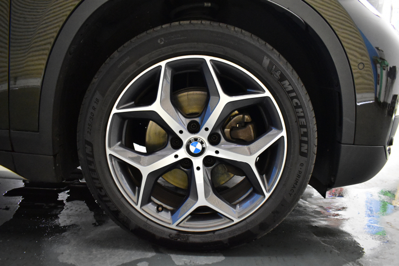 BMW X1 Xﾄﾞﾗｲﾌﾞ18d xﾗｲﾝ 中期ﾓﾃﾞﾙ 4WD ﾋｰﾀｰ付黒革 ｱﾄﾞﾊﾞﾝｽﾄﾞｱｸﾃｨﾌﾞｾｰﾌﾃｨ&ｺﾝﾌｫｰﾄ&ﾊｲﾗｲﾝP 追従ACC HUD 18AW NEWﾃﾞｻﾞｲﾝﾒｰﾀｰ LEDﾍｯﾄﾞﾗｲﾄ ﾀｯﾁﾊﾟﾈﾙHDDﾅﾋﾞBｶﾒﾗ 前後PDC  衝突軽減B 車線逸脱&歩行者警告 電動Rｹﾞｰﾄ ｽﾏｰﾄｷｰ 2年保証