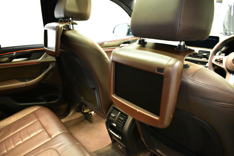 BMW X3 Xﾄﾞﾗｲﾌﾞ20d Mｽﾎﾟｰﾂ ｾﾚｸﾄ&ﾊｲﾗｲﾝP ﾊﾟﾉﾗﾏｻﾝR 型式変更後ﾓﾃﾞﾙ(UZ20) 社外ﾌﾙｾｸﾞ&後席ﾓﾆﾀｰ harman/kardon  前席ﾍﾞﾝﾁﾚｰｼｮﾝ&全席ﾋｰﾀｰ付茶革 ﾗｲﾌﾞｺｯｸﾋﾟｯﾄ  20AW LEDﾍｯﾄﾞﾗｲﾄ ACC HUD LCW ﾀｯﾁﾊﾟﾈﾙﾅﾋﾞ  電動Rｹﾞｰﾄ ﾜｲﾔﾚｽ充電  2年保証