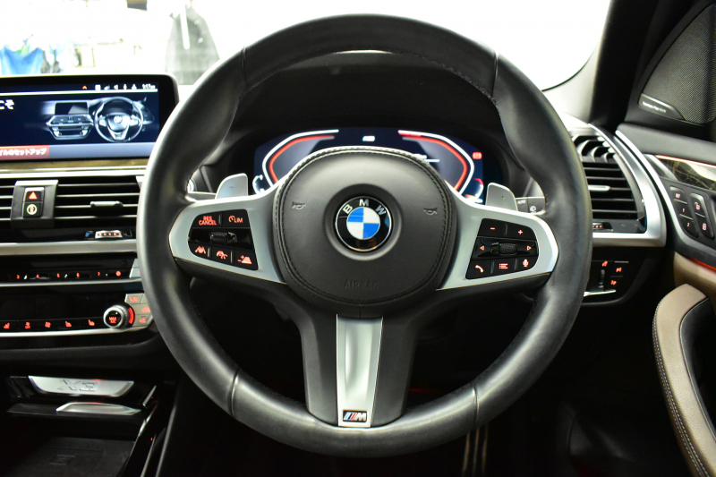 BMW X3 Xﾄﾞﾗｲﾌﾞ20d Mｽﾎﾟｰﾂ ｾﾚｸﾄ&ﾊｲﾗｲﾝP ﾊﾟﾉﾗﾏｻﾝR 型式変更後ﾓﾃﾞﾙ(UZ20) 社外ﾌﾙｾｸﾞ&後席ﾓﾆﾀｰ harman/kardon  前席ﾍﾞﾝﾁﾚｰｼｮﾝ&全席ﾋｰﾀｰ付茶革 ﾗｲﾌﾞｺｯｸﾋﾟｯﾄ  20AW LEDﾍｯﾄﾞﾗｲﾄ ACC HUD LCW ﾀｯﾁﾊﾟﾈﾙﾅﾋﾞ  電動Rｹﾞｰﾄ ﾜｲﾔﾚｽ充電  2年保証