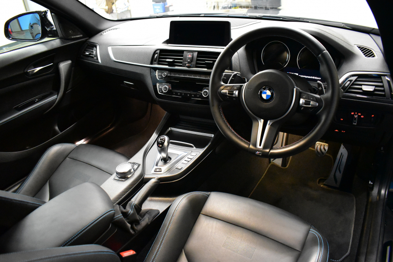 BMW Mシリーズ M2 ｺﾝﾍﾟﾃｨｼｮﾝ MDCT 7速DCT LCI後期  ﾊｰﾏﾝｶｰﾄﾞﾝ 専用410馬力ｴﾝｼﾞﾝ LEDﾍｯﾄﾞﾗｲﾄ&ﾃｰﾙ ﾋｰﾀｰ付黒革 ｶｰﾎﾞﾝﾘﾔﾃﾞｨﾌｭｰｻﾞｰ ﾀｯﾁﾊﾟﾈﾙHDDﾅﾋﾞBｶﾒﾗ 19AW 衝突軽減ﾌﾞﾚｰｷ 車線逸脱＆歩行者警告  Mｼｰﾄﾍﾞﾙﾄ 2年保証