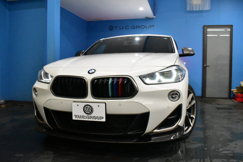 BMW X2 M35i 4WD ｾﾚｸﾄ&ｱﾄﾞﾊﾞﾝｽﾄﾞｱｸﾃｨﾌﾞｾｰﾌﾃｨ-&ｺﾝﾌｫｰﾄP ﾊﾟﾉﾗﾏｻﾝﾙｰﾌ ﾋｰﾀｰ付電動黒革 3DﾃﾞｻﾞｲﾝFﾘｯﾌﾟ 20AW LEDﾍｯﾄﾞﾗｲﾄ 追従ACC HUD ﾀｯﾁﾊﾟﾈﾙﾅﾋﾞBｶﾒﾗ ｶｰﾎﾞﾝ調ﾄﾗﾝｸ&ﾘｱｽﾎﾟｲﾗｰ 衝突軽減B 車線逸脱&歩行者警告 電動Rｹﾞｰﾄ 2年保証
