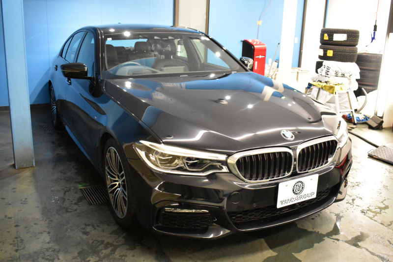 BMW 5シリーズ 523d Mｽﾎﾟｰﾂ ﾃﾞﾋﾞｭｰ&ﾊｲﾗｲﾝP 全席ﾋｰﾀｰ付黒革 HUD LEDﾍｯﾄﾞﾗｲﾄ 追従ACC ｿﾌﾄｸﾛｰｽﾞﾄﾞｱ 液晶ﾒｰﾀｰ ｼﾞｪｽﾁｬ-C付ﾀｯﾁﾊﾟﾈﾙ対応iﾄﾞﾗｲﾌﾞHDDﾅﾋﾞﾌﾙｾｸﾞ 全周囲ｶﾒﾗ3Dﾋﾞｭｰ 車線変更&逸脱警告 衝突軽減ﾌﾞﾚｰｷ 電動ﾄﾗﾝｸ 2年保証