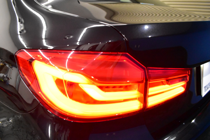 BMW 5シリーズ 523d Mｽﾎﾟｰﾂ ﾃﾞﾋﾞｭｰ&ﾊｲﾗｲﾝP 全席ﾋｰﾀｰ付黒革 HUD LEDﾍｯﾄﾞﾗｲﾄ 追従ACC ｿﾌﾄｸﾛｰｽﾞﾄﾞｱ 液晶ﾒｰﾀｰ ｼﾞｪｽﾁｬ-C付ﾀｯﾁﾊﾟﾈﾙ対応iﾄﾞﾗｲﾌﾞHDDﾅﾋﾞﾌﾙｾｸﾞ 全周囲ｶﾒﾗ3Dﾋﾞｭｰ 車線変更&逸脱警告 衝突軽減ﾌﾞﾚｰｷ 電動ﾄﾗﾝｸ 2年保証