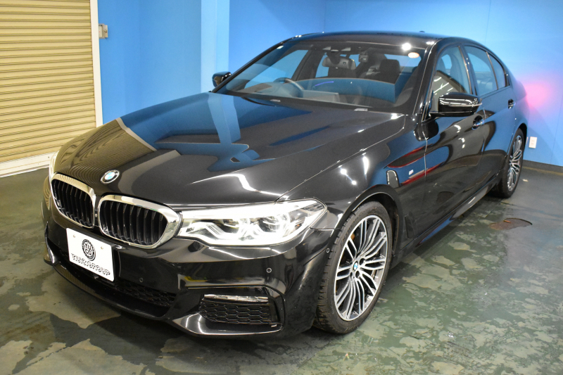BMW 5シリーズ 523d Mｽﾎﾟｰﾂ ﾃﾞﾋﾞｭｰ&ﾊｲﾗｲﾝP 全席ﾋｰﾀｰ付黒革 HUD LEDﾍｯﾄﾞﾗｲﾄ 追従ACC ｿﾌﾄｸﾛｰｽﾞﾄﾞｱ 液晶ﾒｰﾀｰ ｼﾞｪｽﾁｬ-C付ﾀｯﾁﾊﾟﾈﾙ対応iﾄﾞﾗｲﾌﾞHDDﾅﾋﾞﾌﾙｾｸﾞ 全周囲ｶﾒﾗ3Dﾋﾞｭｰ 車線変更&逸脱警告 衝突軽減ﾌﾞﾚｰｷ 電動ﾄﾗﾝｸ 2年保証
