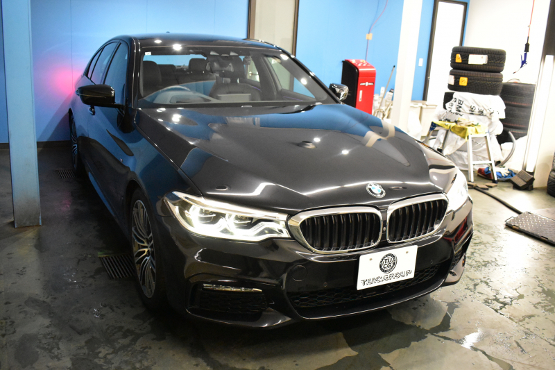 BMW 5シリーズ 523d Mｽﾎﾟｰﾂ ﾃﾞﾋﾞｭｰ&ﾊｲﾗｲﾝP 全席ﾋｰﾀｰ付黒革 HUD LEDﾍｯﾄﾞﾗｲﾄ 追従ACC ｿﾌﾄｸﾛｰｽﾞﾄﾞｱ 液晶ﾒｰﾀｰ ｼﾞｪｽﾁｬ-C付ﾀｯﾁﾊﾟﾈﾙ対応iﾄﾞﾗｲﾌﾞHDDﾅﾋﾞﾌﾙｾｸﾞ 全周囲ｶﾒﾗ3Dﾋﾞｭｰ 車線変更&逸脱警告 衝突軽減ﾌﾞﾚｰｷ 電動ﾄﾗﾝｸ 2年保証