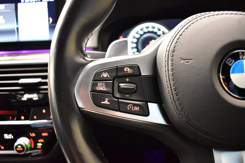 BMW 5シリーズ 523d Mｽﾎﾟｰﾂ ﾃﾞﾋﾞｭｰ&ﾊｲﾗｲﾝP 全席ﾋｰﾀｰ付黒革 HUD LEDﾍｯﾄﾞﾗｲﾄ 追従ACC ｿﾌﾄｸﾛｰｽﾞﾄﾞｱ 液晶ﾒｰﾀｰ ｼﾞｪｽﾁｬ-C付ﾀｯﾁﾊﾟﾈﾙ対応iﾄﾞﾗｲﾌﾞHDDﾅﾋﾞﾌﾙｾｸﾞ 全周囲ｶﾒﾗ3Dﾋﾞｭｰ 車線変更&逸脱警告 衝突軽減ﾌﾞﾚｰｷ 電動ﾄﾗﾝｸ 2年保証