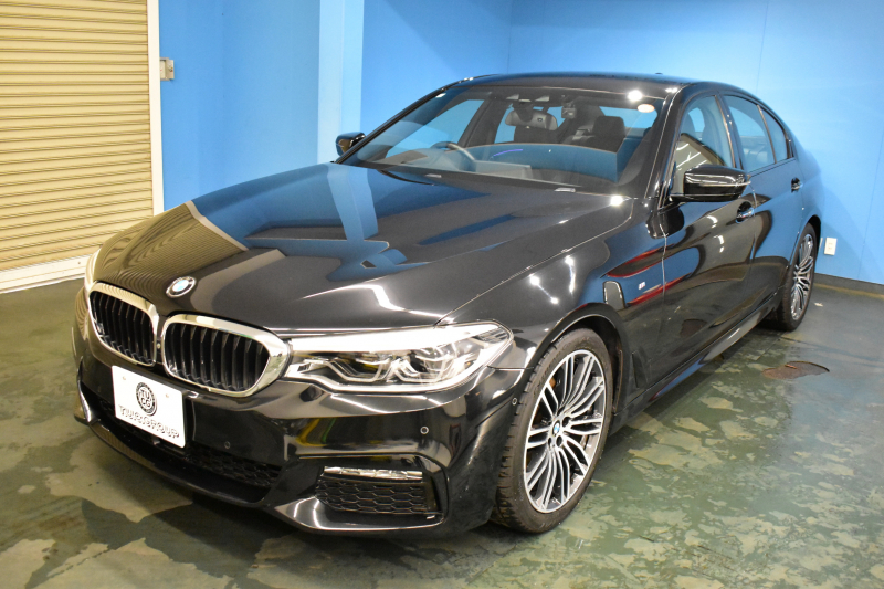 BMW 5シリーズ 523d Mｽﾎﾟｰﾂ ﾃﾞﾋﾞｭｰ&ﾊｲﾗｲﾝP 全席ﾋｰﾀｰ付黒革 HUD LEDﾍｯﾄﾞﾗｲﾄ 追従ACC ｿﾌﾄｸﾛｰｽﾞﾄﾞｱ 液晶ﾒｰﾀｰ ｼﾞｪｽﾁｬ-C付ﾀｯﾁﾊﾟﾈﾙ対応iﾄﾞﾗｲﾌﾞHDDﾅﾋﾞﾌﾙｾｸﾞ 全周囲ｶﾒﾗ3Dﾋﾞｭｰ 車線変更&逸脱警告 衝突軽減ﾌﾞﾚｰｷ 電動ﾄﾗﾝｸ 2年保証