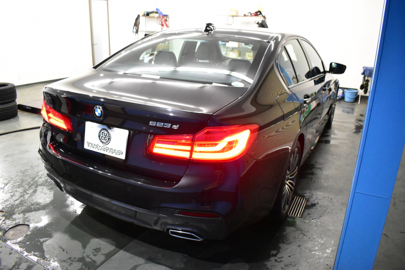 BMW 5シリーズ 523d Mｽﾎﾟｰﾂ ﾃﾞﾋﾞｭｰ&ﾊｲﾗｲﾝP 全席ﾋｰﾀｰ付黒革 HUD LEDﾍｯﾄﾞﾗｲﾄ 追従ACC ｿﾌﾄｸﾛｰｽﾞﾄﾞｱ 液晶ﾒｰﾀｰ ｼﾞｪｽﾁｬ-C付ﾀｯﾁﾊﾟﾈﾙ対応iﾄﾞﾗｲﾌﾞHDDﾅﾋﾞﾌﾙｾｸﾞ 全周囲ｶﾒﾗ3Dﾋﾞｭｰ 車線変更&逸脱警告 衝突軽減ﾌﾞﾚｰｷ 電動ﾄﾗﾝｸ 2年保証