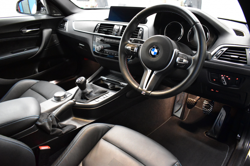 BMW Mシリーズ M2 ｺﾝﾍﾟﾃｨｼｮﾝ LCI後期 6速M/T 専用410馬力ｴﾝｼﾞﾝ LEDﾍｯﾄﾞﾗｲﾄ&ﾃｰﾙ ﾋｰﾀｰ付黒革 ﾀｯﾁﾊﾟﾈﾙHDDﾅﾋﾞBｶﾒﾗ IDING POWER19AW&ﾌﾞﾚｰｷﾛｰﾀｰ 社外ﾘｯﾌﾟ&ﾄﾗﾝｸｽﾎﾟｲﾗｰ Mｽﾎﾟｰﾂﾌﾞﾚｰｷ 衝突軽減ﾌﾞﾚｰｷ 車線逸脱＆歩行者警告 Mｼｰﾄﾍﾞﾙﾄ 2年保証