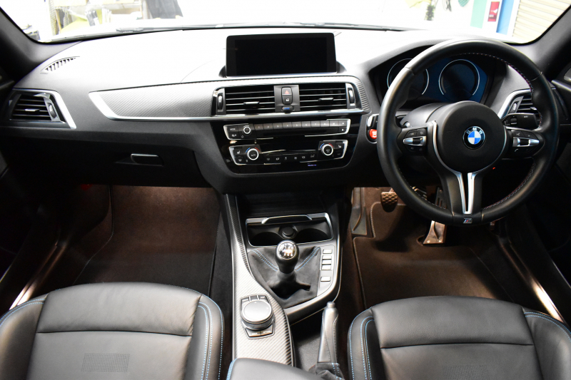 BMW Mシリーズ M2 ｺﾝﾍﾟﾃｨｼｮﾝ LCI後期 6速M/T 専用410馬力ｴﾝｼﾞﾝ LEDﾍｯﾄﾞﾗｲﾄ&ﾃｰﾙ ﾋｰﾀｰ付黒革 ﾀｯﾁﾊﾟﾈﾙHDDﾅﾋﾞBｶﾒﾗ IDING POWER19AW&ﾌﾞﾚｰｷﾛｰﾀｰ 社外ﾘｯﾌﾟ&ﾄﾗﾝｸｽﾎﾟｲﾗｰ Mｽﾎﾟｰﾂﾌﾞﾚｰｷ 衝突軽減ﾌﾞﾚｰｷ 車線逸脱＆歩行者警告 Mｼｰﾄﾍﾞﾙﾄ 2年保証