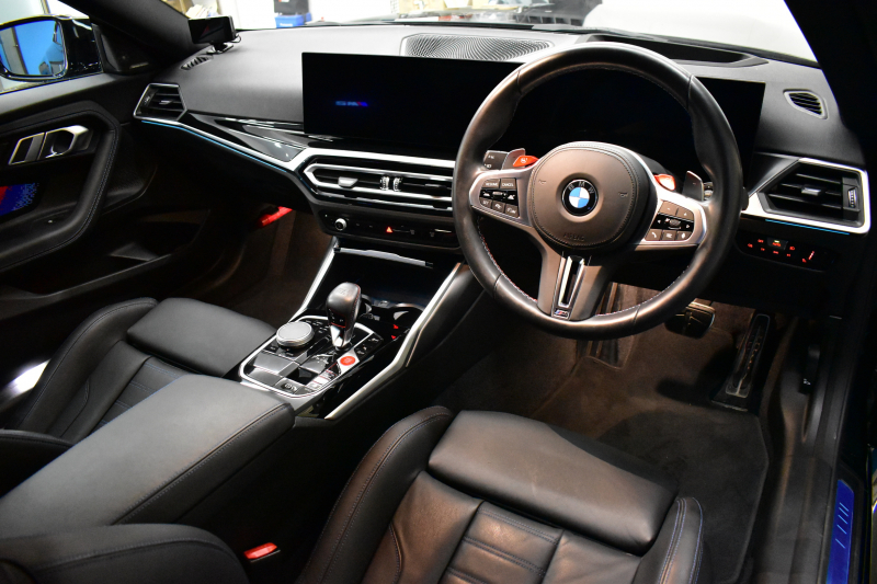BMW Mシリーズ M2ｸｰﾍﾟ 新車保証R8年10月迄 ｻﾝﾙｰﾌ MAXTONDESAINｴｱﾛ ﾊｲﾗｲﾝP ｶｰﾌﾞﾄﾞﾃﾞｨｽﾌﾟﾚｲ ﾋｰﾀｰ付黒革Mｽﾎﾟｰﾂｼｰﾄ ﾊｰﾏﾝｶｰﾄﾞﾝ 可変Mｻｽ Mｺﾝﾊﾟｳﾝﾄﾞﾌﾞﾚｰｷ ACC HUD BMWﾗｲﾌﾞｺｯｸﾋﾟｯﾄ ﾅﾋﾞBｶﾒﾗ 2年保証