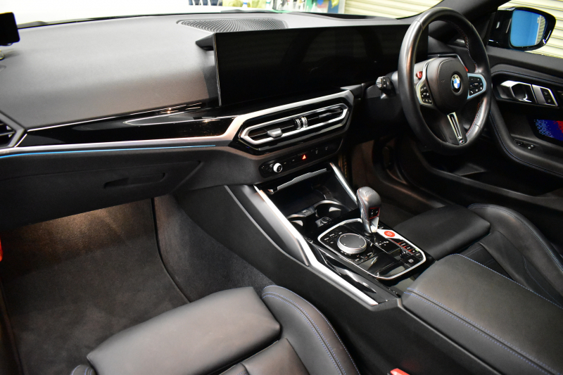 BMW Mシリーズ M2ｸｰﾍﾟ 新車保証R8年10月迄 ｻﾝﾙｰﾌ MAXTONDESAINｴｱﾛ ﾊｲﾗｲﾝP ｶｰﾌﾞﾄﾞﾃﾞｨｽﾌﾟﾚｲ ﾋｰﾀｰ付黒革Mｽﾎﾟｰﾂｼｰﾄ ﾊｰﾏﾝｶｰﾄﾞﾝ 可変Mｻｽ Mｺﾝﾊﾟｳﾝﾄﾞﾌﾞﾚｰｷ ACC HUD BMWﾗｲﾌﾞｺｯｸﾋﾟｯﾄ ﾅﾋﾞBｶﾒﾗ 2年保証
