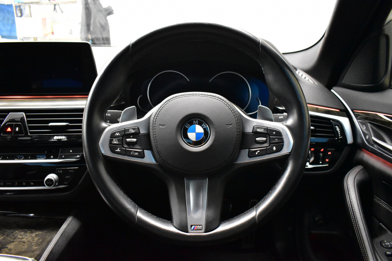 BMW 5シリーズ 523i Mｽﾎﾟｰﾂ ﾊｲﾗｲﾝP ｱﾀﾞﾌﾟﾃｨﾌﾞLEDﾍｯﾄﾞﾗｲﾄ 全席ﾋｰﾀｰ付黒革 追従ACC HUD ｼﾞｪｽﾁｬｰC付ﾀｯﾁﾊﾟﾈﾙHDDﾅﾋﾞ全周囲ｶﾒﾗ ﾜｲﾔﾚｽ充電 車線変更&逸脱&歩行者警告 Pｱｼｽﾄ 液晶ﾒｰﾀｰ 19AW 2年保証