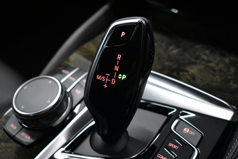 BMW 5シリーズ 523i Mｽﾎﾟｰﾂ ﾊｲﾗｲﾝP ｱﾀﾞﾌﾟﾃｨﾌﾞLEDﾍｯﾄﾞﾗｲﾄ 全席ﾋｰﾀｰ付黒革 追従ACC HUD ｼﾞｪｽﾁｬｰC付ﾀｯﾁﾊﾟﾈﾙHDDﾅﾋﾞ全周囲ｶﾒﾗ ﾜｲﾔﾚｽ充電 車線変更&逸脱&歩行者警告 Pｱｼｽﾄ 液晶ﾒｰﾀｰ 19AW 2年保証