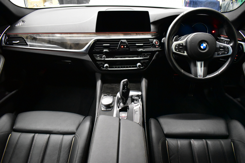 BMW 5シリーズ 530iﾂｰﾘﾝｸﾞ Mｽﾎﾟｰﾂ ｲﾉﾍﾞｰｼｮﾝ&ﾊｲﾗｲﾝP ｱﾀﾞﾌﾟﾃｨﾌﾞLEDﾍｯﾄﾞﾗｲﾄ 全席ﾋｰﾀｰ付黒革 追従ACC HUD ﾀｯﾁﾊﾟﾈﾙHDDﾅﾋﾞ 全周囲ｶﾒﾗ3Dﾋﾞｭｰ Pｱｼｽﾄ 車線変更&逸脱&歩行者警告 衝突軽減B 19AW 電動Rｹﾞｰﾄ 2年保証