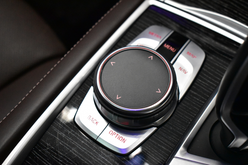 BMW 7シリーズ 740i Mｽﾎﾟｰﾂ ﾘｱｺﾝﾌｫｰﾄP 後席ﾓﾆﾀｰ ｻﾝR 3Dﾃﾞｻﾞｲﾝ製Fﾘｯﾌﾟ ｱﾙﾋﾟﾅﾒｰﾀｰ BMWﾚｰｻﾞｰLED 前席ﾏｯｻｰｼﾞ 全席ﾋｰﾀｰ&ﾍﾞﾝﾁﾚｰｼｮﾝ茶革 ACC HUD ﾊｰﾏﾝｶｰﾄﾞﾝ ｼﾞｪｽﾁｬｰCﾀｯﾁﾊﾟﾈﾙﾅﾋﾞ 液晶ﾒｰﾀｰ 20AW ﾃﾞｨｽﾌﾟﾚｲｷｰ 2年保証