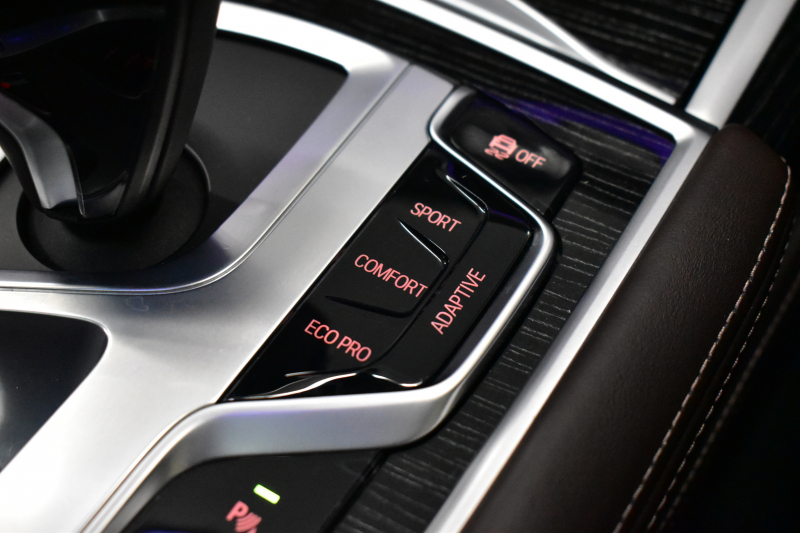 BMW 7シリーズ 740i Mｽﾎﾟｰﾂ ﾘｱｺﾝﾌｫｰﾄP 後席ﾓﾆﾀｰ ｻﾝR 3Dﾃﾞｻﾞｲﾝ製Fﾘｯﾌﾟ ｱﾙﾋﾟﾅﾒｰﾀｰ BMWﾚｰｻﾞｰLED 前席ﾏｯｻｰｼﾞ 全席ﾋｰﾀｰ&ﾍﾞﾝﾁﾚｰｼｮﾝ茶革 ACC HUD ﾊｰﾏﾝｶｰﾄﾞﾝ ｼﾞｪｽﾁｬｰCﾀｯﾁﾊﾟﾈﾙﾅﾋﾞ 液晶ﾒｰﾀｰ 20AW ﾃﾞｨｽﾌﾟﾚｲｷｰ 2年保証