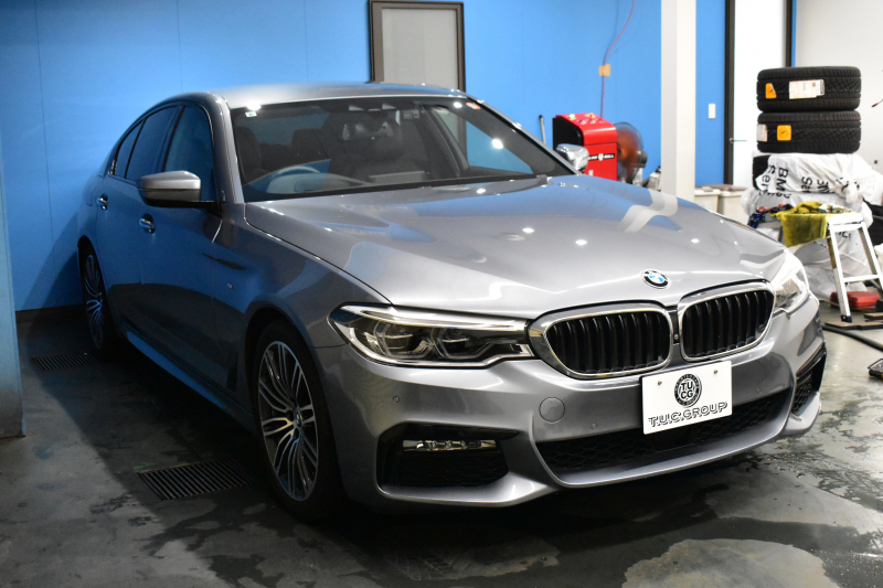 BMW 5シリーズ 523i Mｽﾎﾟｰﾂ ﾊｲﾗｲﾝP 全席ﾋｰﾀｰ付黒革 追従ACC HUD LEDﾍｯﾄﾞﾗｲﾄ  ｼﾞｪｽﾁｬｰC付ﾀｯﾁﾊﾟﾈﾙHDDﾅﾋﾞ全周囲ｶﾒﾗ ﾜｲﾔﾚｽ充電 車線変更&逸脱&歩行者警告 Pｱｼｽﾄ 液晶ﾒｰﾀｰ 19AW 2年保証