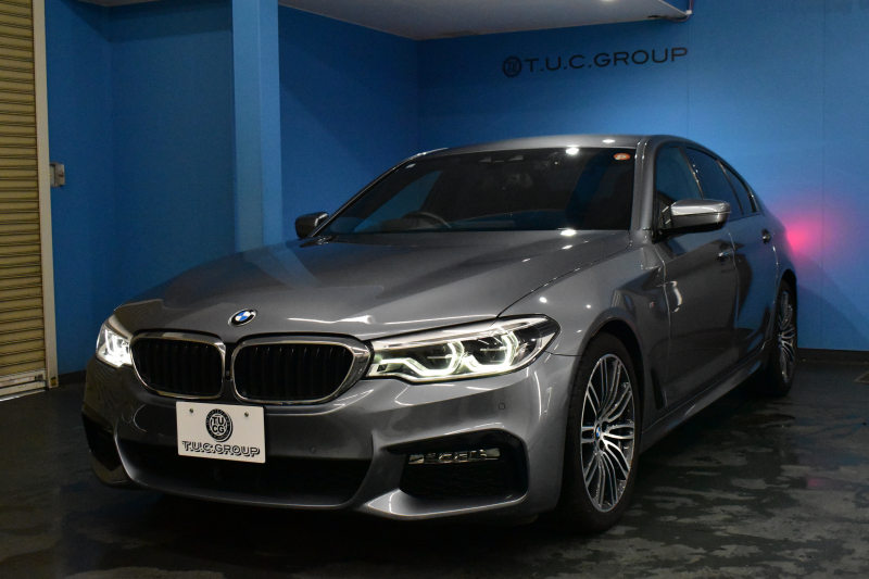 BMW 5シリーズ 523i Mｽﾎﾟｰﾂ ﾊｲﾗｲﾝP 全席ﾋｰﾀｰ付黒革 追従ACC HUD LEDﾍｯﾄﾞﾗｲﾄ  ｼﾞｪｽﾁｬｰC付ﾀｯﾁﾊﾟﾈﾙHDDﾅﾋﾞ全周囲ｶﾒﾗ ﾜｲﾔﾚｽ充電 車線変更&逸脱&歩行者警告 Pｱｼｽﾄ 液晶ﾒｰﾀｰ 19AW 2年保証