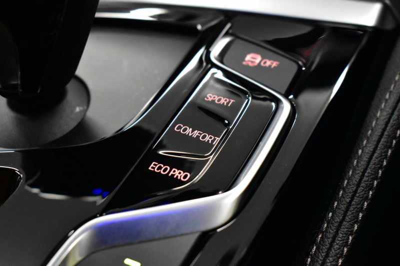 BMW 5シリーズ 523i Mｽﾎﾟｰﾂ ﾊｲﾗｲﾝP 全席ﾋｰﾀｰ付黒革 追従ACC HUD LEDﾍｯﾄﾞﾗｲﾄ  ｼﾞｪｽﾁｬｰC付ﾀｯﾁﾊﾟﾈﾙHDDﾅﾋﾞ全周囲ｶﾒﾗ ﾜｲﾔﾚｽ充電 車線変更&逸脱&歩行者警告 Pｱｼｽﾄ 液晶ﾒｰﾀｰ 19AW 2年保証