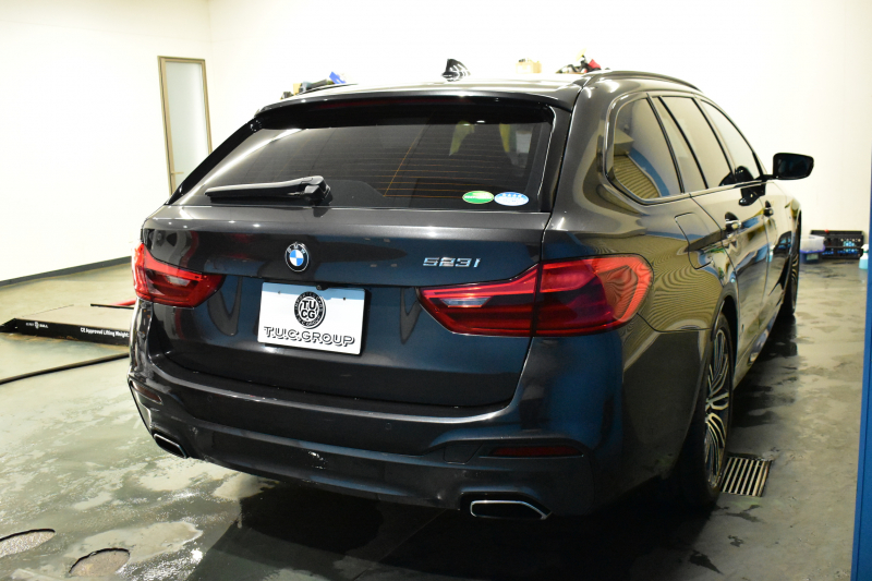BMW 5シリーズ 523iﾂｰﾘﾝｸﾞ Mｽﾎﾟｰﾂ ｲﾉﾍﾞｰｼｮﾝ&ﾊｲﾗｲﾝP 全席ﾋｰﾀｰ付黒革 追従ACC HUD LCW ｱﾀﾞﾌﾟﾃｨﾌﾞLEDﾍｯﾄﾞﾗｲﾄ ﾜｲﾔﾚｽ充電ﾄﾚｲ ｼﾞｪｽﾁｬｰC付ﾀｯﾁﾊﾟﾈﾙHDDﾅﾋﾞ 全周囲ｶﾒﾗ3Dﾋﾞｭｰ Pｱｼｽﾄ 液晶ﾒｰﾀｰ  19AW ﾃﾞｨｽﾌﾟﾚｲｷｰ 1ｵｰﾅｰ 2年保証