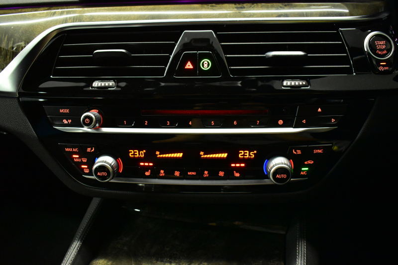 BMW 5シリーズ 523iﾂｰﾘﾝｸﾞ Mｽﾎﾟｰﾂ ｲﾉﾍﾞｰｼｮﾝ&ﾊｲﾗｲﾝP 全席ﾋｰﾀｰ付黒革 追従ACC HUD LCW ｱﾀﾞﾌﾟﾃｨﾌﾞLEDﾍｯﾄﾞﾗｲﾄ ﾜｲﾔﾚｽ充電ﾄﾚｲ ｼﾞｪｽﾁｬｰC付ﾀｯﾁﾊﾟﾈﾙHDDﾅﾋﾞ 全周囲ｶﾒﾗ3Dﾋﾞｭｰ Pｱｼｽﾄ 液晶ﾒｰﾀｰ  19AW ﾃﾞｨｽﾌﾟﾚｲｷｰ 1ｵｰﾅｰ 2年保証