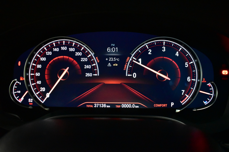BMW 5シリーズ 523iﾂｰﾘﾝｸﾞ Mｽﾎﾟｰﾂ ｲﾉﾍﾞｰｼｮﾝ&ﾊｲﾗｲﾝP 全席ﾋｰﾀｰ付黒革 追従ACC HUD LCW ｱﾀﾞﾌﾟﾃｨﾌﾞLEDﾍｯﾄﾞﾗｲﾄ ﾜｲﾔﾚｽ充電ﾄﾚｲ ｼﾞｪｽﾁｬｰC付ﾀｯﾁﾊﾟﾈﾙHDDﾅﾋﾞ 全周囲ｶﾒﾗ3Dﾋﾞｭｰ Pｱｼｽﾄ 液晶ﾒｰﾀｰ  19AW ﾃﾞｨｽﾌﾟﾚｲｷｰ 1ｵｰﾅｰ 2年保証