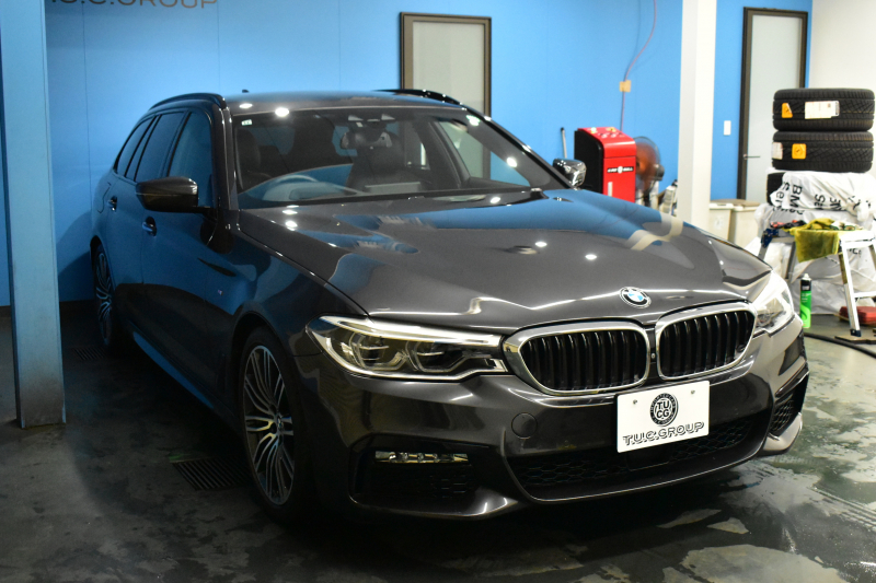 BMW 5シリーズ 523iﾂｰﾘﾝｸﾞ Mｽﾎﾟｰﾂ ｲﾉﾍﾞｰｼｮﾝ&ﾊｲﾗｲﾝP 全席ﾋｰﾀｰ付黒革 追従ACC HUD LCW ｱﾀﾞﾌﾟﾃｨﾌﾞLEDﾍｯﾄﾞﾗｲﾄ ﾜｲﾔﾚｽ充電ﾄﾚｲ ｼﾞｪｽﾁｬｰC付ﾀｯﾁﾊﾟﾈﾙHDDﾅﾋﾞ 全周囲ｶﾒﾗ3Dﾋﾞｭｰ Pｱｼｽﾄ 液晶ﾒｰﾀｰ  19AW ﾃﾞｨｽﾌﾟﾚｲｷｰ 1ｵｰﾅｰ 2年保証