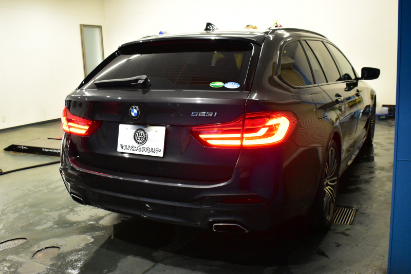 BMW 5シリーズ 523iﾂｰﾘﾝｸﾞ Mｽﾎﾟｰﾂ ｲﾉﾍﾞｰｼｮﾝ&ﾊｲﾗｲﾝP 全席ﾋｰﾀｰ付黒革 追従ACC HUD LCW ｱﾀﾞﾌﾟﾃｨﾌﾞLEDﾍｯﾄﾞﾗｲﾄ ﾜｲﾔﾚｽ充電ﾄﾚｲ ｼﾞｪｽﾁｬｰC付ﾀｯﾁﾊﾟﾈﾙHDDﾅﾋﾞ 全周囲ｶﾒﾗ3Dﾋﾞｭｰ Pｱｼｽﾄ 液晶ﾒｰﾀｰ  19AW ﾃﾞｨｽﾌﾟﾚｲｷｰ 1ｵｰﾅｰ 2年保証
