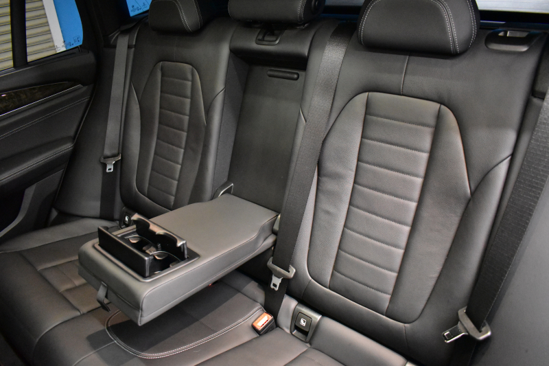 BMW X3 Xﾄﾞﾗｲﾌﾞ20d Mｽﾎﾟｰﾂ ｾﾚｸﾄ&ﾊｲﾗｲﾝP ﾊﾟﾉﾗﾏｻﾝR 型式変更後ﾓﾃﾞﾙ(UZ20) ﾗｲﾌﾞｺｯｸﾋﾟｯﾄ  harman/kardon  前席ﾍﾞﾝﾁﾚｰｼｮﾝ&全席ﾋｰﾀｰ付黒革 20AW LEDﾍｯﾄﾞﾗｲﾄ ACC HUD LCW ﾀｯﾁﾊﾟﾈﾙﾅﾋﾞ 全周囲ｶﾒﾗ 電動Rｹﾞｰﾄ ﾜｲﾔﾚｽ充電  2年保証