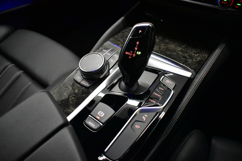 BMW 5シリーズ 530iﾂｰﾘﾝｸﾞ Mｽﾎﾟｰﾂ 高出力ﾓﾃﾞﾙ ﾊｲﾗｲﾝP ｱﾀﾞﾌﾟﾃｨﾌﾞLEDﾍｯﾄﾞﾗｲﾄ 全席ﾋｰﾀｰ付黒革 追従ACC ﾀｯﾁﾊﾟﾈﾙHDDﾅﾋﾞ 全周囲ｶﾒﾗ3Dﾋﾞｭｰ Pｱｼｽﾄ 車線変更&逸脱&歩行者警告 衝突軽減B 19AW 電動Rｹﾞｰﾄ 2年保証