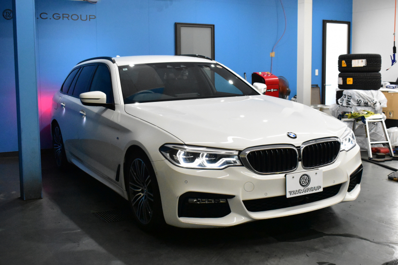 BMW 5シリーズ 530iﾂｰﾘﾝｸﾞ Mｽﾎﾟｰﾂ 高出力ﾓﾃﾞﾙ ﾊｲﾗｲﾝP ｱﾀﾞﾌﾟﾃｨﾌﾞLEDﾍｯﾄﾞﾗｲﾄ 全席ﾋｰﾀｰ付黒革 追従ACC ﾀｯﾁﾊﾟﾈﾙHDDﾅﾋﾞ 全周囲ｶﾒﾗ3Dﾋﾞｭｰ Pｱｼｽﾄ 車線変更&逸脱&歩行者警告 衝突軽減B 19AW 電動Rｹﾞｰﾄ 2年保証