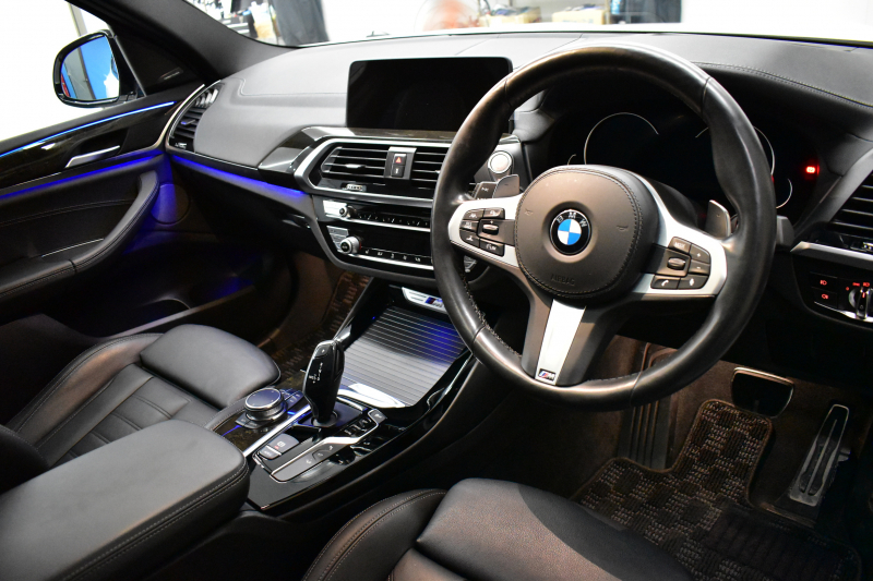 BMW X3 M40d ｾﾚｸﾄ&ﾊｲﾗｲﾝP 326馬力 ﾊﾟﾉﾗﾏｻﾝR 全席ﾋｰﾀｰ付黒革 ﾊｰﾏﾝｶｰﾄﾞﾝ 21AW 追従ACC HUD Mｽﾎﾟｰﾂﾌﾞﾚｰｷ&ﾃﾞﾌ ﾀｯﾁﾊﾟﾈﾙﾅﾋﾞ ﾌﾙｾｸﾞ 全周囲ｶﾒﾗ3Dﾋﾞｭｰ ｱﾀﾞﾌﾟﾃｨﾌﾞLEDﾍｯﾄﾞﾗｲﾄ 電動Rｹﾞｰﾄ ﾜｲﾔﾚｽ充電 液晶ﾒｰﾀｰ 2年保証