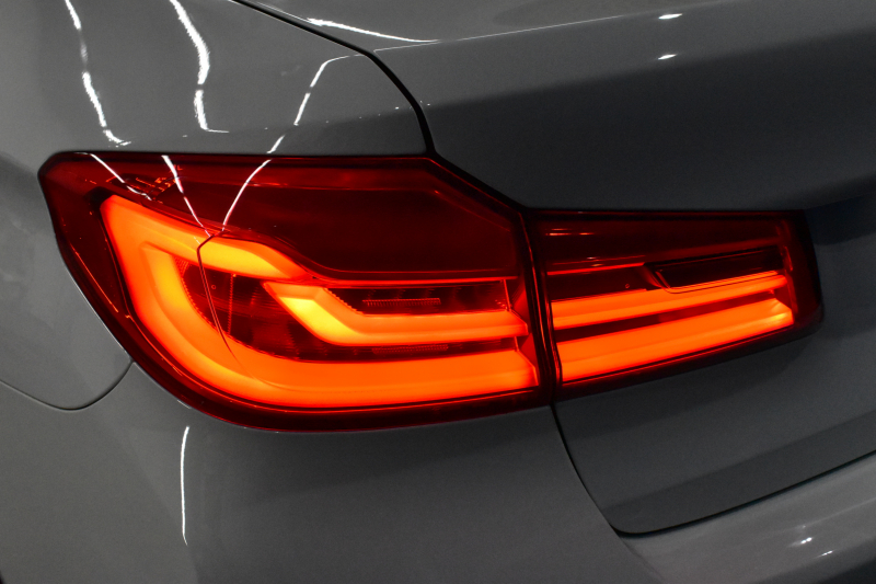 BMW 5シリーズ 530i Mｽﾎﾟｰﾂ 1ｵｰﾅｰ ｺﾝﾌｫｰﾄ&ﾊｲﾗｲﾝP ｱﾀﾞﾌﾟﾃｨﾌﾞLEDﾍｯﾄﾞﾗｲﾄ 前席ﾍﾞﾝﾁ&ﾏｯｻｰｼﾞ&全席ﾋｰﾀｰ付黒革 追従ACC ｿﾌﾄｸﾛｰｽﾞ ﾀｯﾁﾊﾟﾈﾙHDDﾅﾋﾞ 全周囲ｶﾒﾗ3Dﾋﾞｭｰ Pｱｼｽﾄ 車線変更&逸脱&歩行者警告 衝突軽減B 19AW 電動ﾄﾗﾝｸ 2年保証