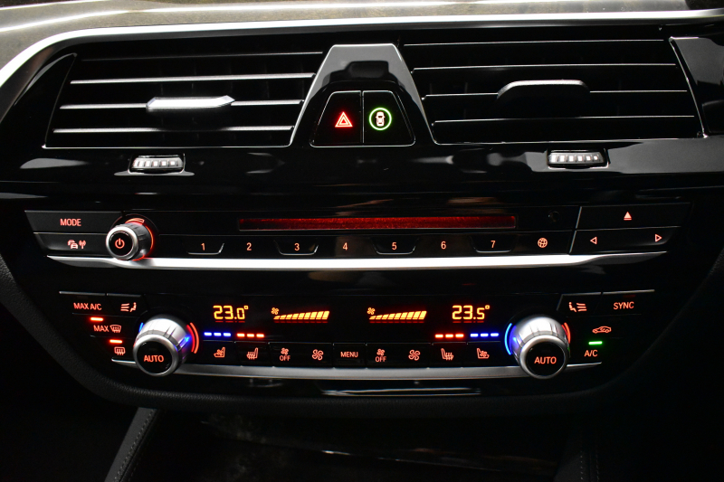 BMW 5シリーズ 530i Mｽﾎﾟｰﾂ 1ｵｰﾅｰ ｺﾝﾌｫｰﾄ&ﾊｲﾗｲﾝP ｱﾀﾞﾌﾟﾃｨﾌﾞLEDﾍｯﾄﾞﾗｲﾄ 前席ﾍﾞﾝﾁ&ﾏｯｻｰｼﾞ&全席ﾋｰﾀｰ付黒革 追従ACC ｿﾌﾄｸﾛｰｽﾞ ﾀｯﾁﾊﾟﾈﾙHDDﾅﾋﾞ 全周囲ｶﾒﾗ3Dﾋﾞｭｰ Pｱｼｽﾄ 車線変更&逸脱&歩行者警告 衝突軽減B 19AW 電動ﾄﾗﾝｸ 2年保証