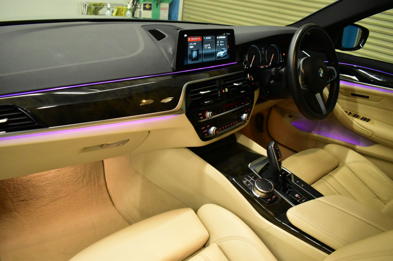 BMW 5シリーズ 523iﾂｰﾘﾝｸﾞ Mｽﾎﾟｰﾂ ﾊｲﾗｲﾝ 全席ﾋｰﾀｰ付ｷｬﾝﾍﾞﾗﾍﾞｰｼﾞｭﾚｻﾞｰ  追従ACC HUD ｱﾀﾞﾌﾟﾃｨﾌﾞLEDﾍｯﾄﾞﾗｲﾄ ﾀｯﾁﾊﾟﾈﾙHDDﾅﾋﾞ 全周囲ｶﾒﾗ3Dﾋﾞｭｰ Pｱｼｽﾄ 衝突軽減ﾌﾞﾚｰｷ 車線変更&逸脱&歩行者警告 液晶ﾒｰﾀｰ  19AW 2年保証