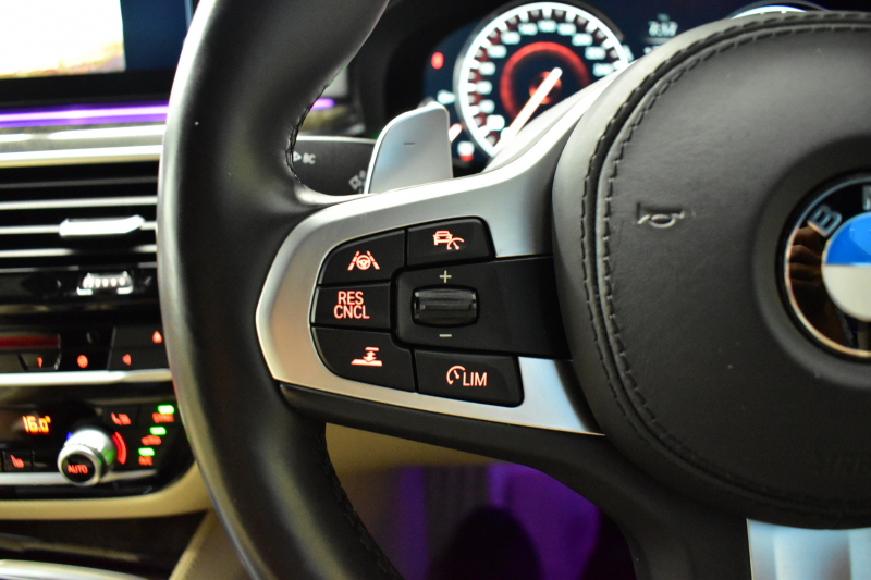 BMW 5シリーズ 523iﾂｰﾘﾝｸﾞ Mｽﾎﾟｰﾂ ﾊｲﾗｲﾝ 全席ﾋｰﾀｰ付ｷｬﾝﾍﾞﾗﾍﾞｰｼﾞｭﾚｻﾞｰ  追従ACC HUD ｱﾀﾞﾌﾟﾃｨﾌﾞLEDﾍｯﾄﾞﾗｲﾄ ﾀｯﾁﾊﾟﾈﾙHDDﾅﾋﾞ 全周囲ｶﾒﾗ3Dﾋﾞｭｰ Pｱｼｽﾄ 衝突軽減ﾌﾞﾚｰｷ 車線変更&逸脱&歩行者警告 液晶ﾒｰﾀｰ  19AW 2年保証