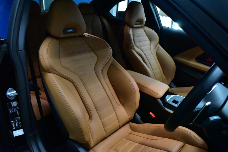 BMW 2シリーズ M240iXﾄﾞﾗｲﾌﾞ ｸｰﾍﾟ 新車保証R8年8月迄 4WD MｽﾎﾟｰﾂｼｰﾄP ｶｰﾌﾞﾄﾞﾃﾞｨｽﾌﾟﾚｲ ﾋｰﾀｰ付茶革Mｽﾎﾟｰﾂｼｰﾄ Mｽﾎﾟｰﾂﾌﾞﾚｰｷ Mｽﾎﾟｰﾂﾃﾞﾌ 19AW ACC HUD BMWﾗｲﾌﾞｺｯｸﾋﾟｯﾄ ﾅﾋﾞ全周囲ｶﾒﾗ3Dﾋﾞｭｰ ｱｯﾌﾟﾙｶｰﾌﾟﾚｲ LEDﾍｯﾄﾞﾗｲﾄ 2年保証