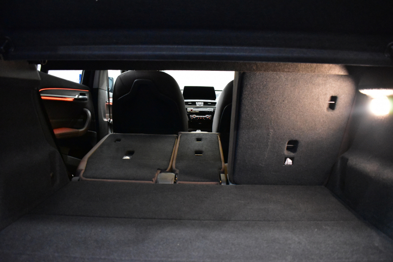 BMW X1 Xdrive18d Xﾗｲﾝ LCI後期 ﾌｪｲｽﾘﾌﾄ後ﾓﾃﾞﾙ 4WD ﾊｲﾗｲﾝ&ｺﾝﾌｫｰﾄP 追従ACC ﾋｰﾀｰ付電動ﾓｶﾚｻﾞｰ LEDﾍｯﾄﾞﾗｲﾄ 車線逸脱&歩行者警告 衝突軽減ﾌﾞﾚｰｷ ﾀｯﾁﾊﾟﾈﾙﾅﾋﾞBｶﾒﾗ 電動Rｹﾞｰﾄ 18AW 2年保証