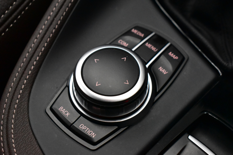 BMW X1 Xdrive18d Xﾗｲﾝ LCI後期 ﾌｪｲｽﾘﾌﾄ後ﾓﾃﾞﾙ 4WD ﾊｲﾗｲﾝ&ｺﾝﾌｫｰﾄP 追従ACC ﾋｰﾀｰ付電動ﾓｶﾚｻﾞｰ LEDﾍｯﾄﾞﾗｲﾄ 車線逸脱&歩行者警告 衝突軽減ﾌﾞﾚｰｷ ﾀｯﾁﾊﾟﾈﾙﾅﾋﾞBｶﾒﾗ 電動Rｹﾞｰﾄ 18AW 2年保証