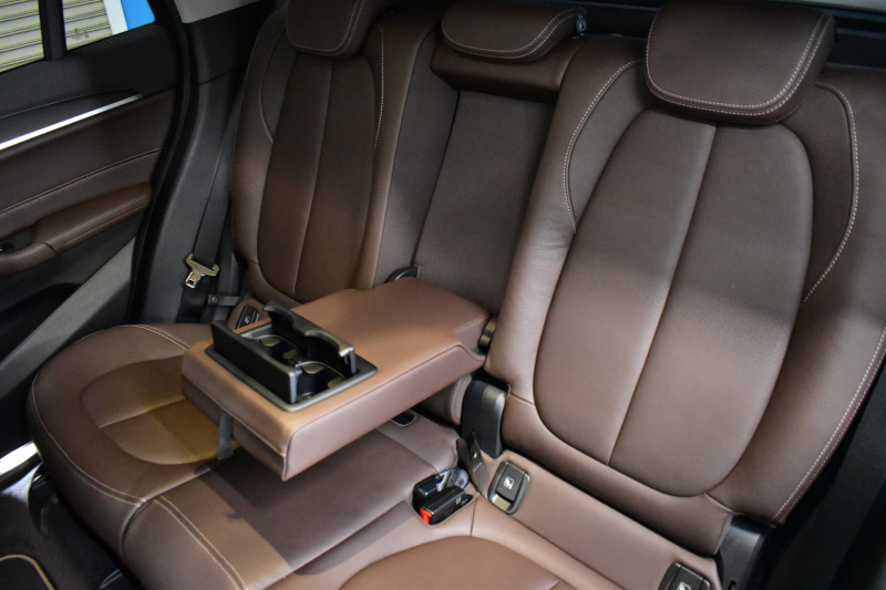 BMW X1 Xdrive18d Xﾗｲﾝ LCI後期 ﾌｪｲｽﾘﾌﾄ後ﾓﾃﾞﾙ 4WD ﾊｲﾗｲﾝ&ｺﾝﾌｫｰﾄP 追従ACC ﾋｰﾀｰ付電動ﾓｶﾚｻﾞｰ LEDﾍｯﾄﾞﾗｲﾄ 車線逸脱&歩行者警告 衝突軽減ﾌﾞﾚｰｷ ﾀｯﾁﾊﾟﾈﾙﾅﾋﾞBｶﾒﾗ 電動Rｹﾞｰﾄ 18AW 2年保証