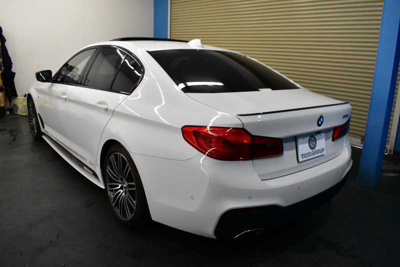 BMW 5シリーズ 530i Mｽﾎﾟｰﾂ 型式変更後モデル「JR20」ｾﾚｸﾄ&ﾊｲﾗｲﾝP ｻﾝﾙｰﾌ  全席ﾋｰﾀｰ付黒革 追従ACC HUD ﾊｰﾏﾝｶｰﾄﾞﾝ 4ｿﾞｰﾝAC 全面液晶ﾒｰﾀｰ LEDﾍｯﾄﾞﾗｲﾄ ﾀｯﾁﾊﾟﾈﾙHDDﾅﾋﾞ 全周囲ｶﾒﾗ3Dﾋﾞｭｰ Pｱｼｽﾄ 全面液晶ﾒｰﾀｰ 19AW Mﾊﾟﾌｫｰﾏﾝｽﾊﾟｰﾂ 電動ﾄﾗﾝｸ 2年保証