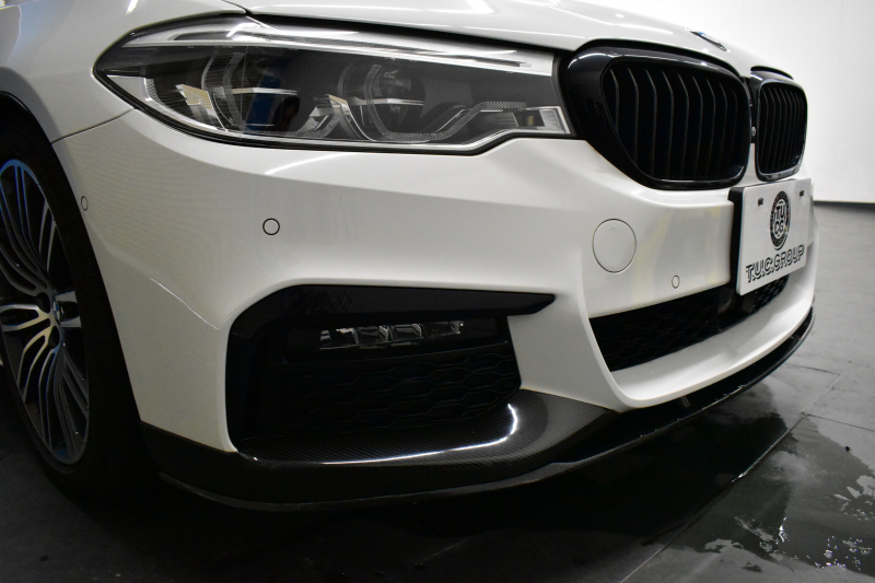 BMW 5シリーズ 530i Mｽﾎﾟｰﾂ 型式変更後モデル「JR20」ｾﾚｸﾄ&ﾊｲﾗｲﾝP ｻﾝﾙｰﾌ  全席ﾋｰﾀｰ付黒革 追従ACC HUD ﾊｰﾏﾝｶｰﾄﾞﾝ 4ｿﾞｰﾝAC 全面液晶ﾒｰﾀｰ LEDﾍｯﾄﾞﾗｲﾄ ﾀｯﾁﾊﾟﾈﾙHDDﾅﾋﾞ 全周囲ｶﾒﾗ3Dﾋﾞｭｰ Pｱｼｽﾄ 全面液晶ﾒｰﾀｰ 19AW Mﾊﾟﾌｫｰﾏﾝｽﾊﾟｰﾂ 電動ﾄﾗﾝｸ 2年保証